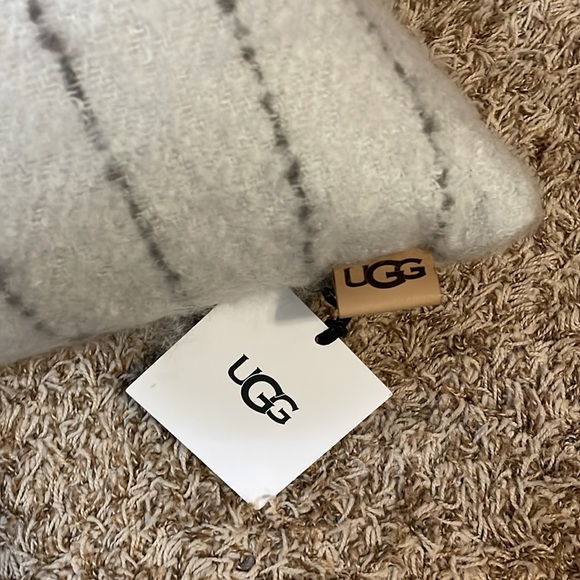 NWT UGG Lucia Square Pillow Cover & Insert - Lucia  Stone - Picture 4 of 4